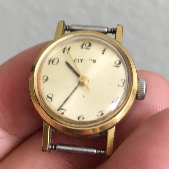🖤Citizen wind-up small watch